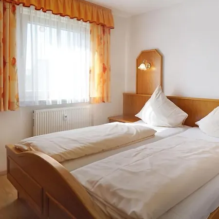 מלון דירות Appartementhaus Wuerding 3*