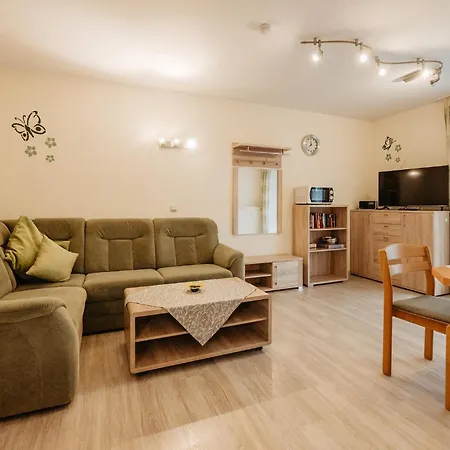 Appartementhaus Wuerding מלון דירות 3*
